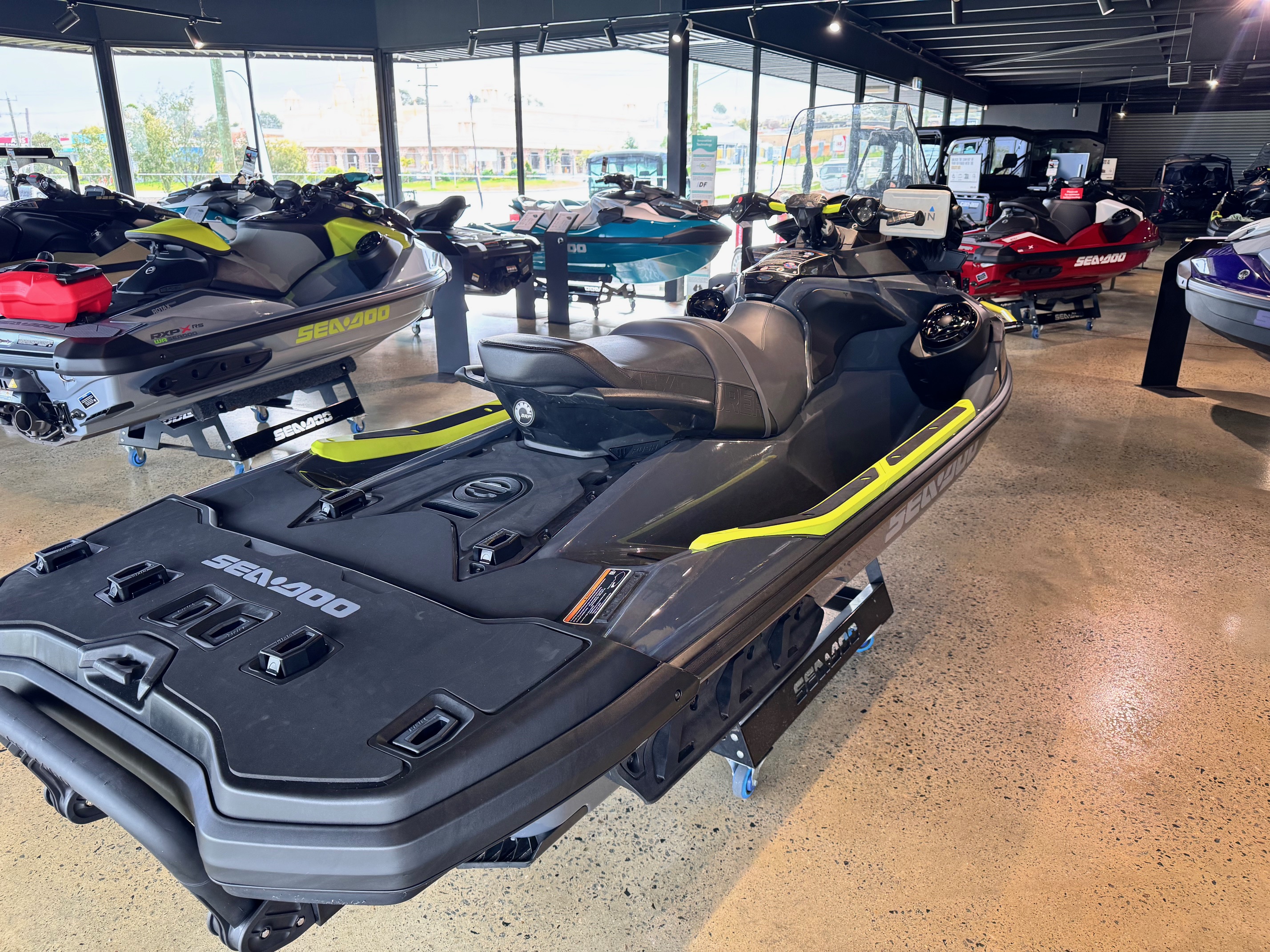 2023 Explorer Pro 170 - 4